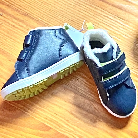 Boys Sherpa Lined Boots NWT - Picture 1 of 5